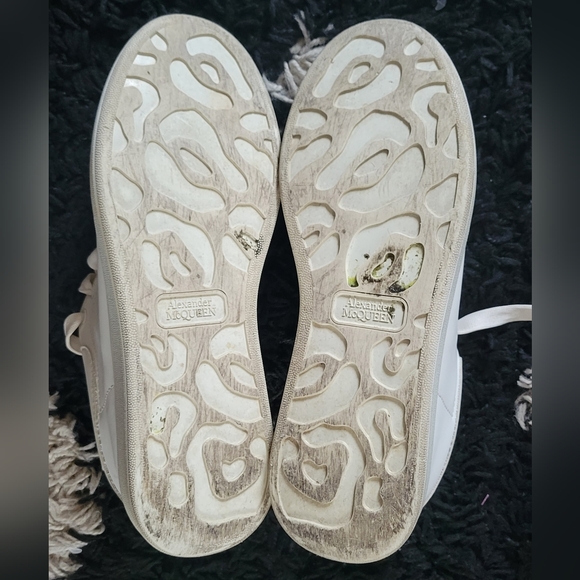 Alexander McQueen Men's White Trainers - Picture 11 of 14